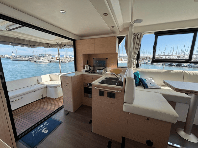 Confort et équipements de luxe à bord Swift Trawler 41 FLY